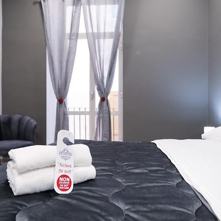 Residenza Esposito Economy Rooms เนเปิลส์ ภายนอก รูปภาพ