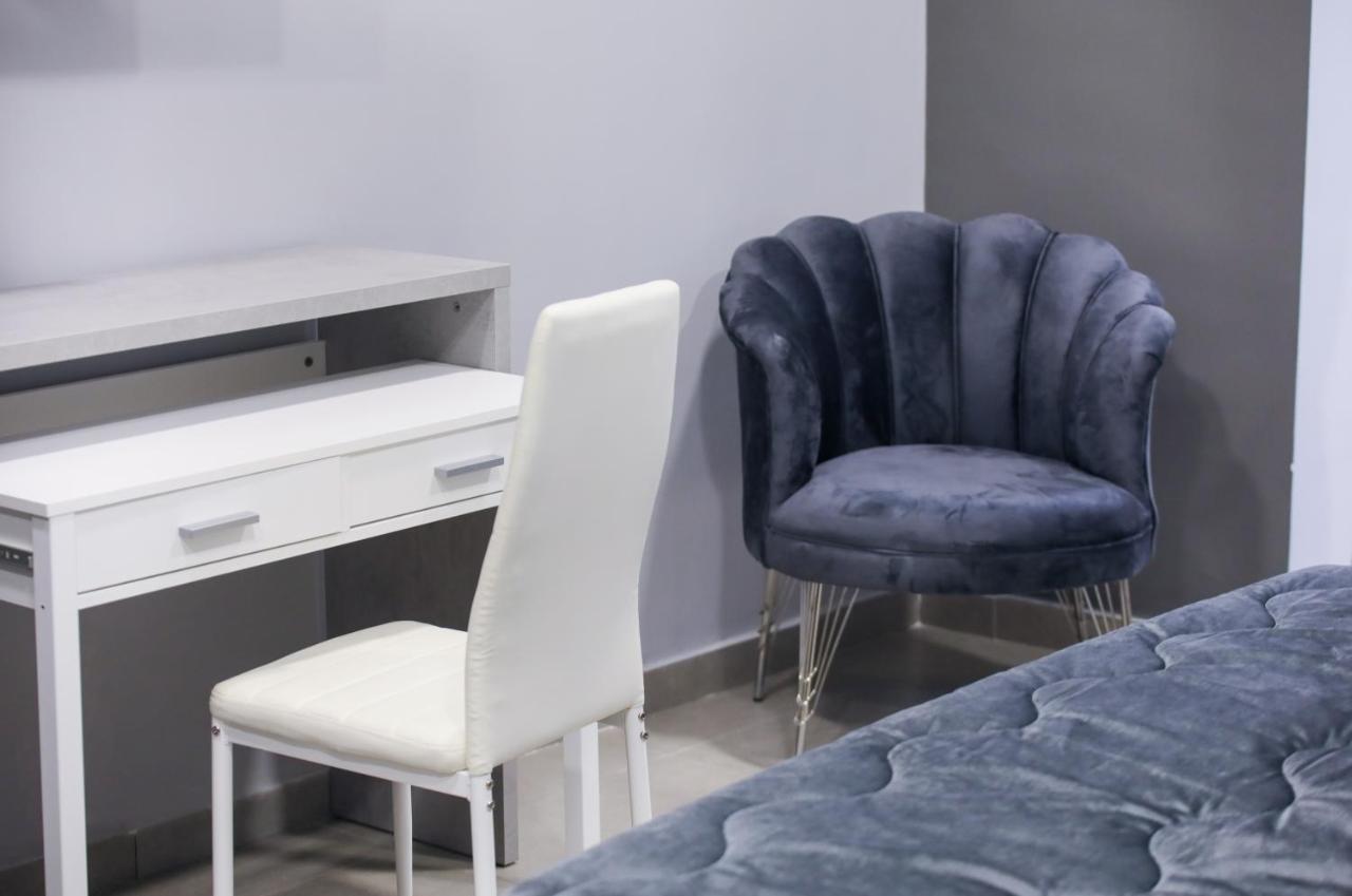 Residenza Esposito Economy Rooms เนเปิลส์ ภายนอก รูปภาพ