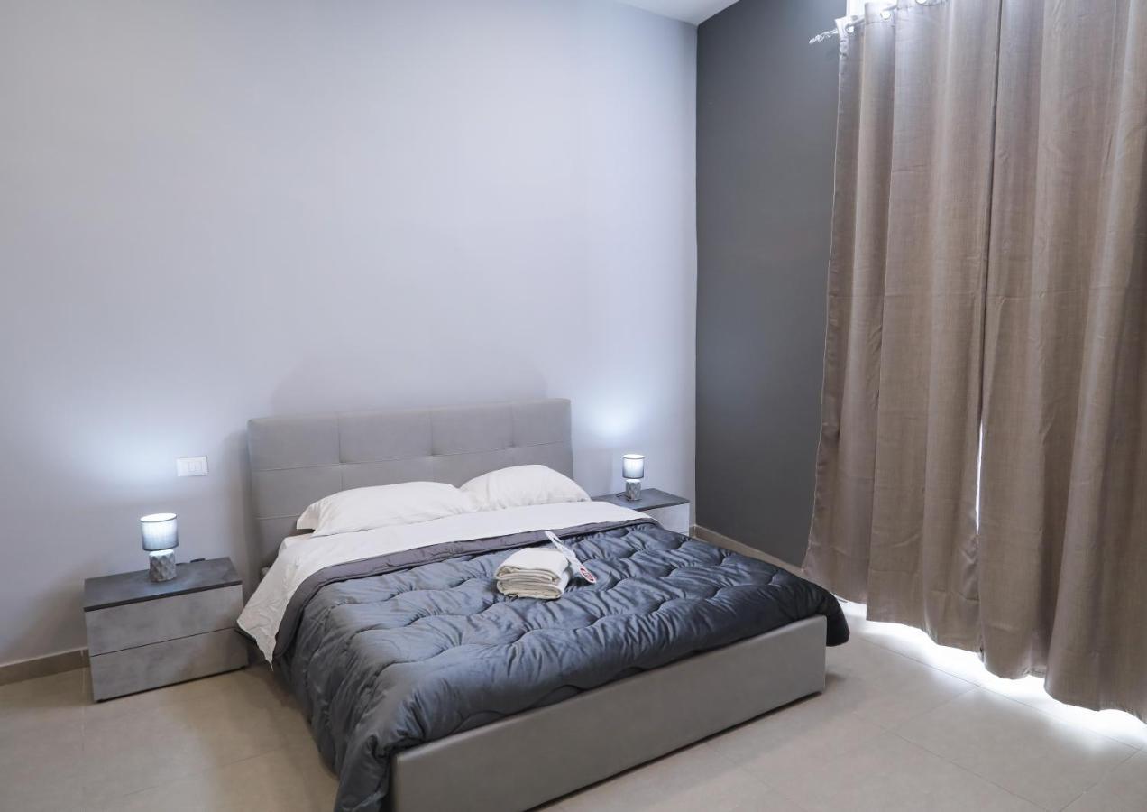Residenza Esposito Economy Rooms เนเปิลส์ ภายนอก รูปภาพ