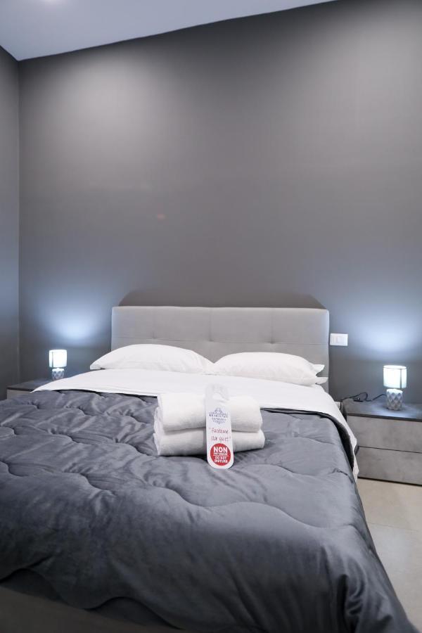 Residenza Esposito Economy Rooms เนเปิลส์ ภายนอก รูปภาพ