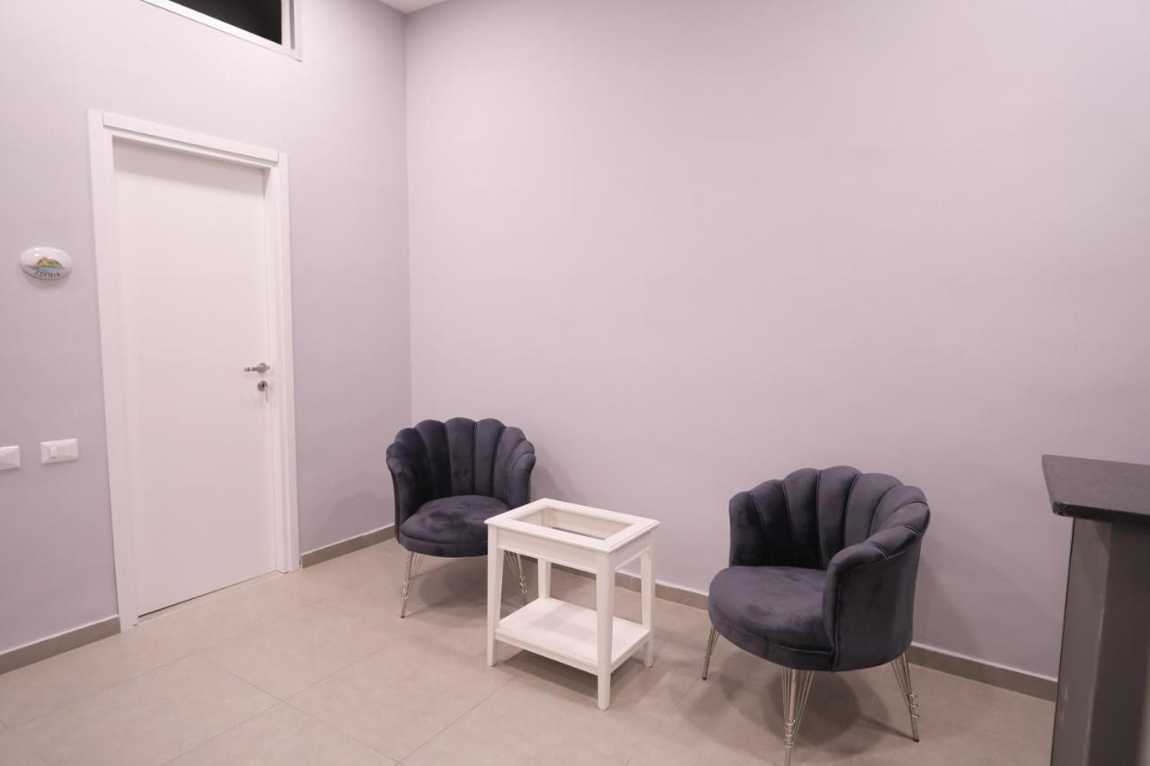 Residenza Esposito Economy Rooms เนเปิลส์ ภายนอก รูปภาพ