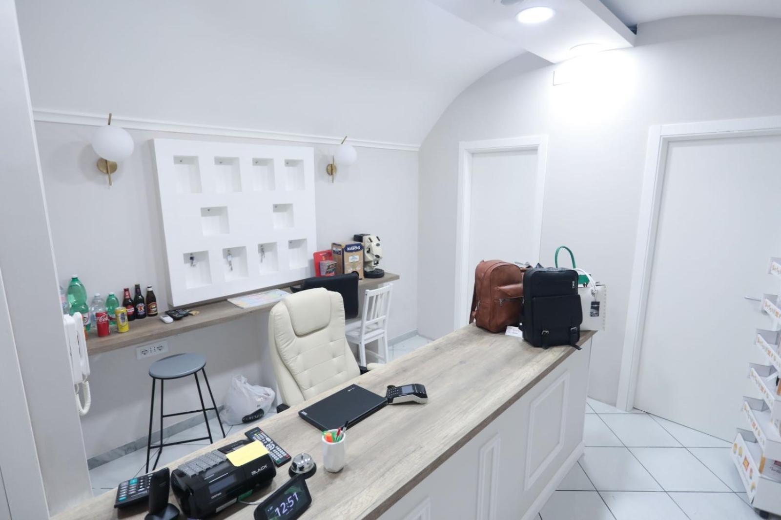 Residenza Esposito Economy Rooms เนเปิลส์ ภายนอก รูปภาพ