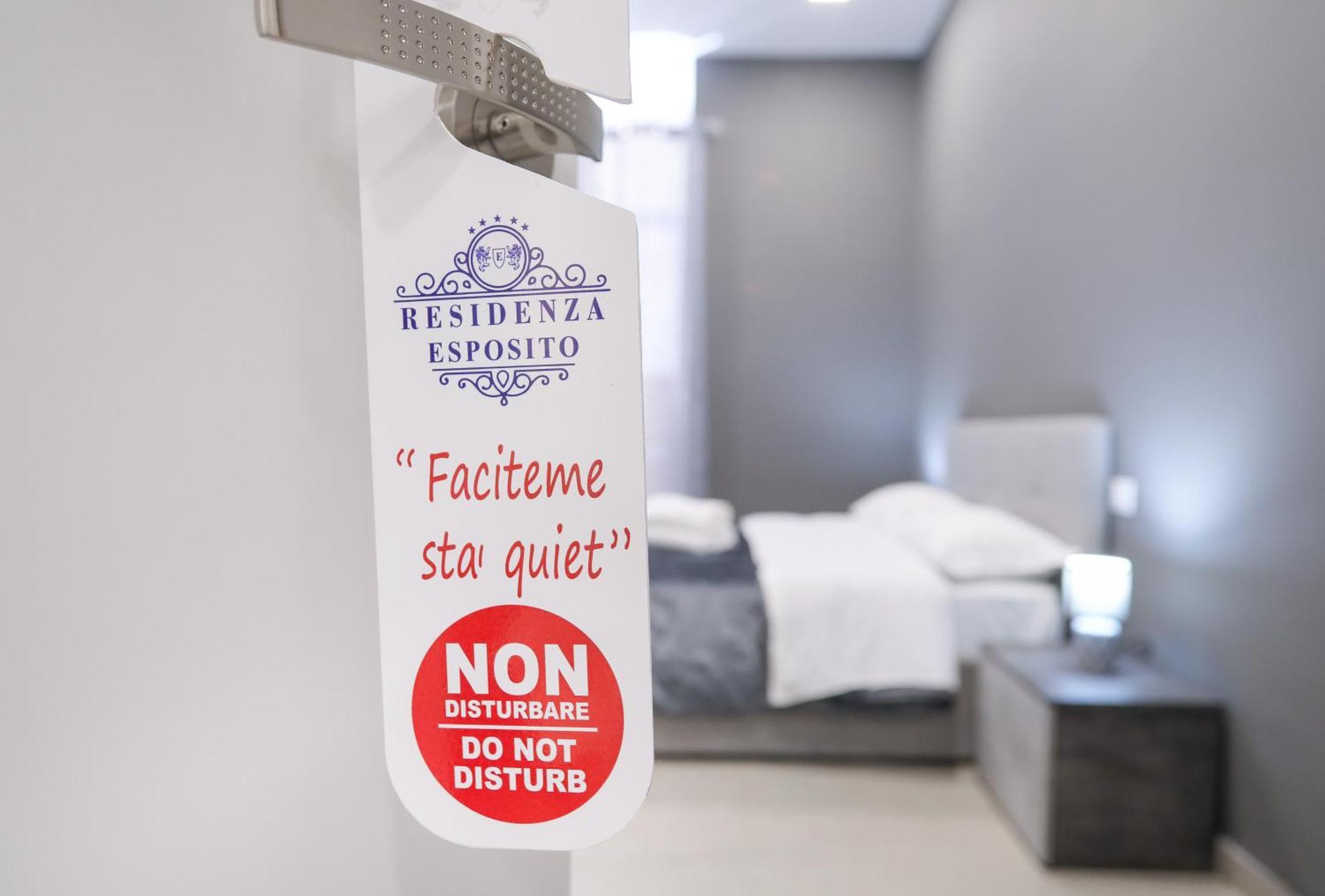 Residenza Esposito Economy Rooms เนเปิลส์ ห้อง รูปภาพ